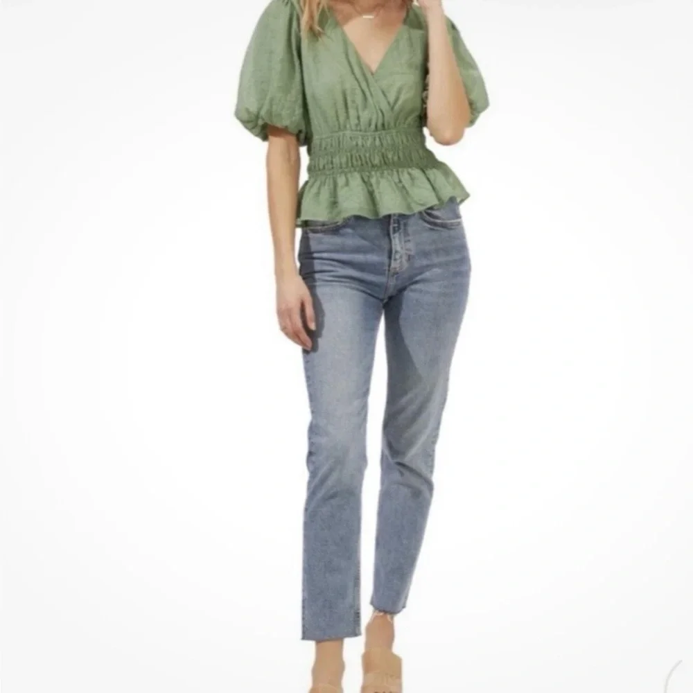 ASTR the Label Chiffon Smocked Blouse Sage Green Puff Sleeve Women’s Top Size M